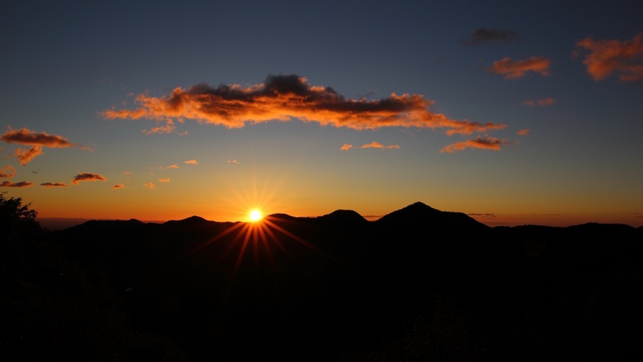 Синоптики обновили свои расчёты: скорректированный прогноз погоды сулит немало неожиданностей Синоптики обновили прогнозы на декабрь, предвещ...