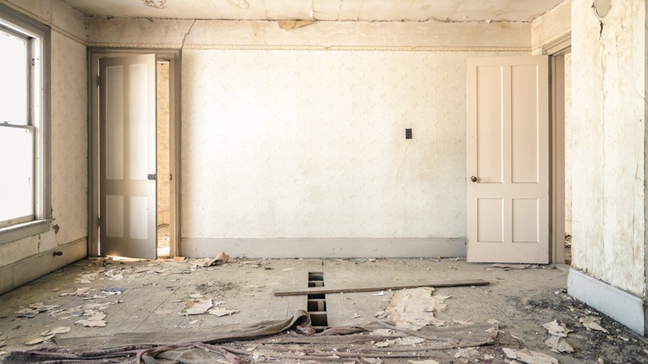 В Петрозаводске к концу 2026 года снесут 50 аварийных домов К концу 2026 года Петрозаводск полностью избави...