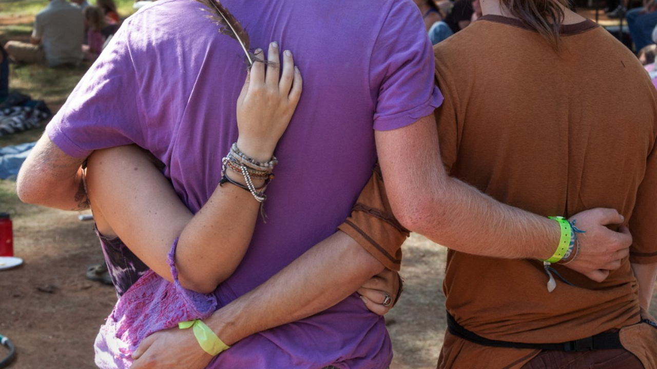 Объятия — это не просто знак привязанности, а н...