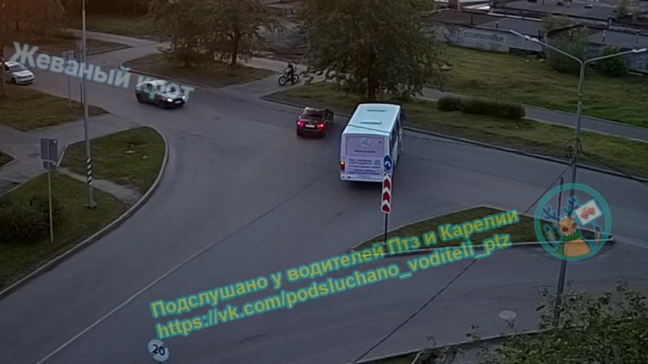 Погоня в Петрозаводске попала на видео: машина едва не задела прохожего На улице Балтийской в Петрозаводске очевидцы сн...