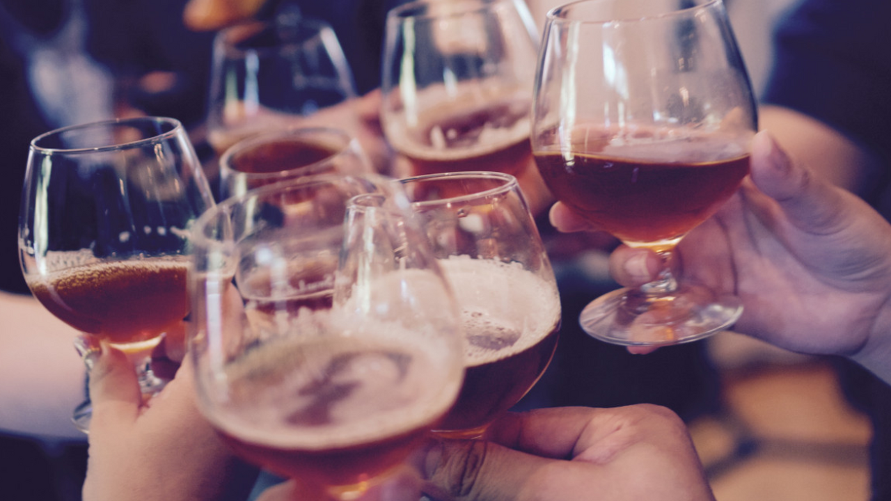 Ученые выяснили, что алкоголь ускоряет развитие инсульта почти на 10 лет Регулярное употребление алкоголя значительно по...