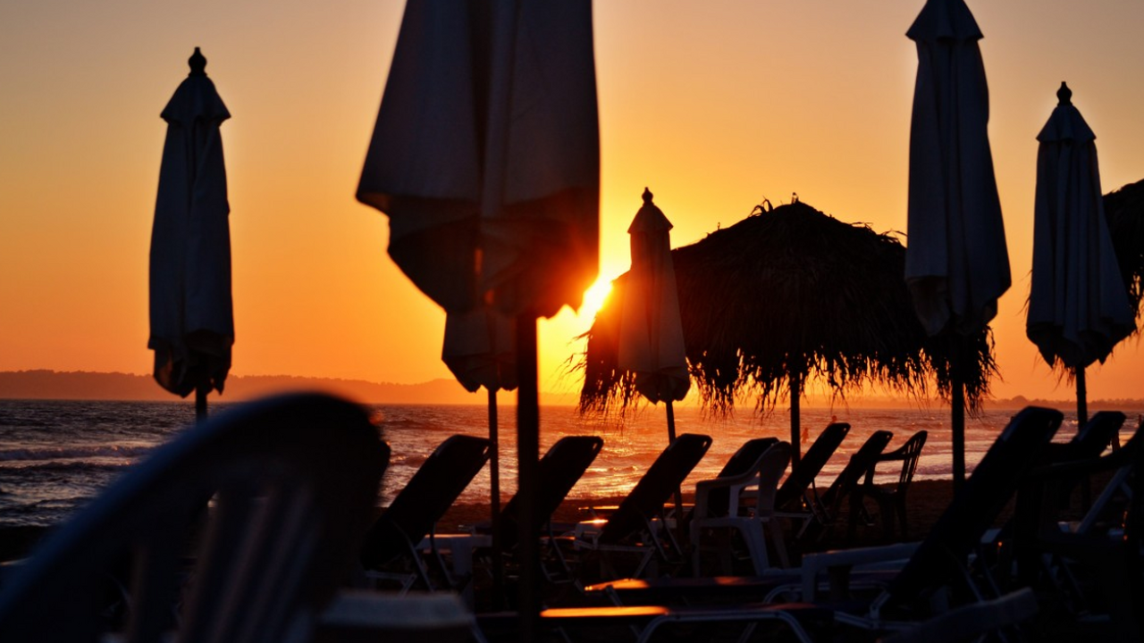 Таиланд вводит новое правило для туристов — без чего теперь не впустят в страну Таиланд готовится ужесточить правила въезда для...