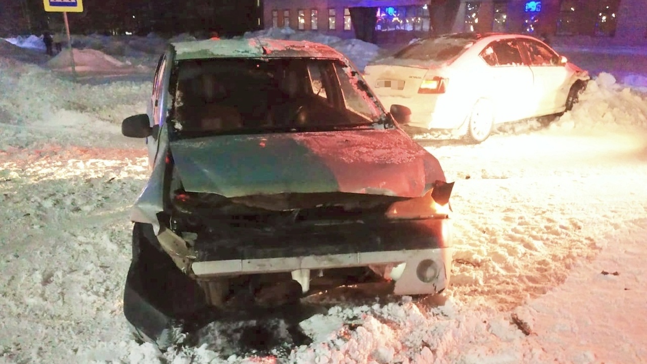 В Карелии в столкновении двух иномарок пострада...