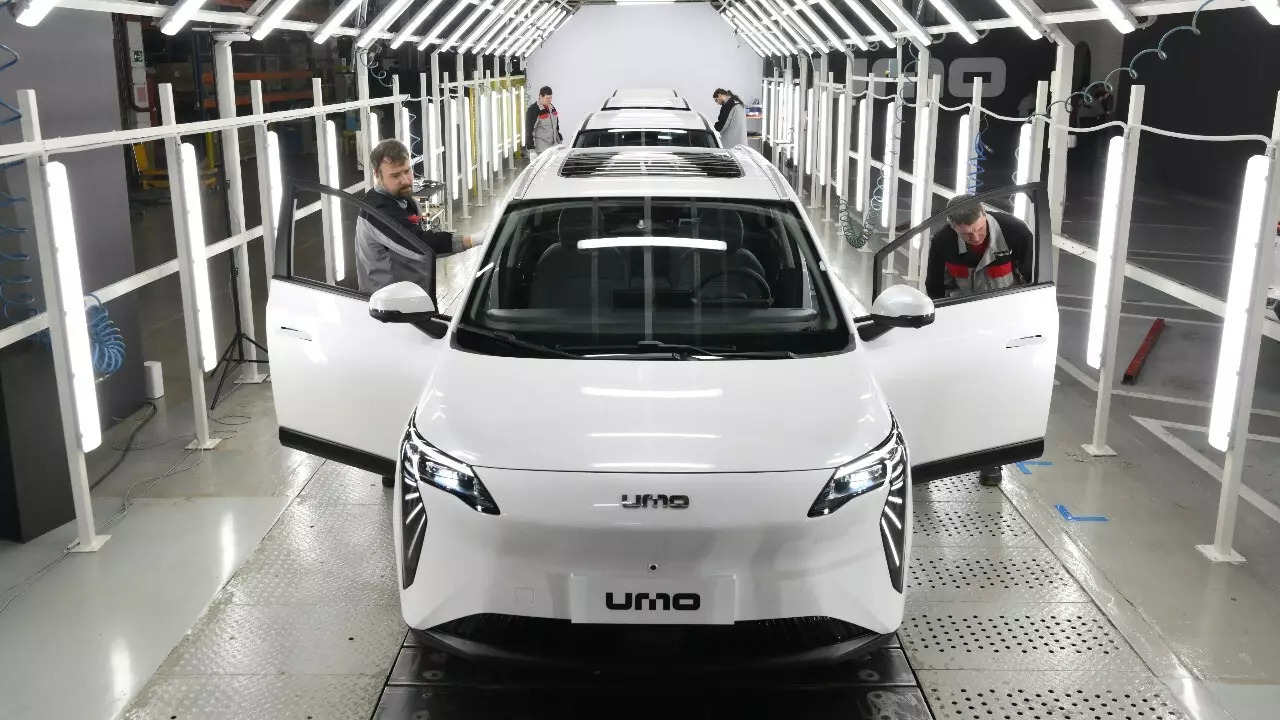 На столичном заводе «Москвич» стартовало серийн...