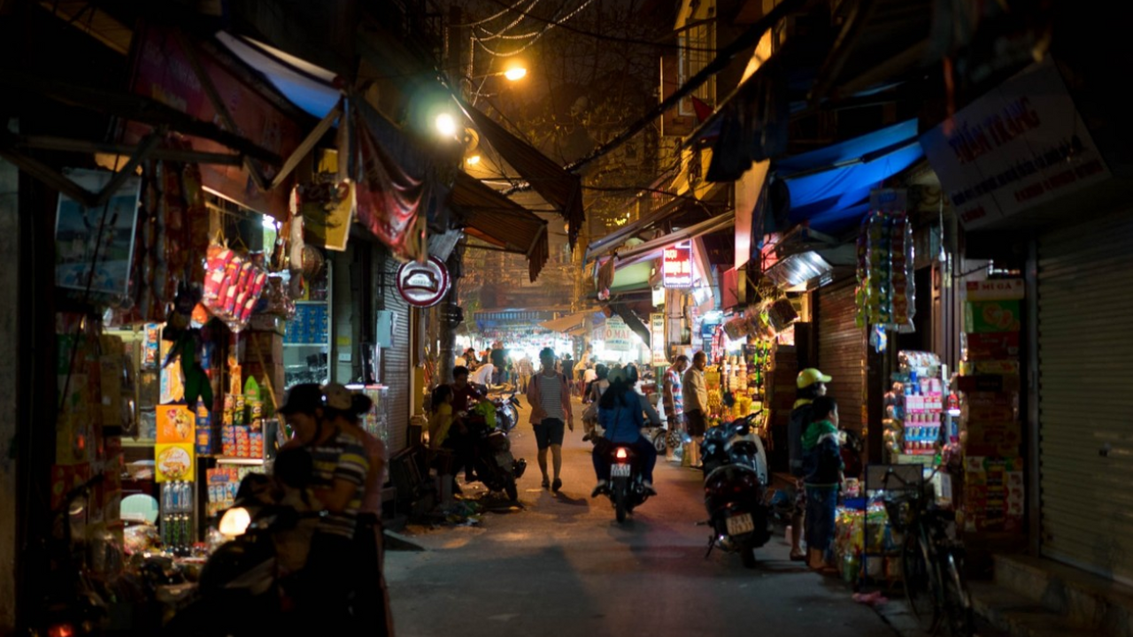 Во Вьетнаме растет недовольство из-за чаевых ту...