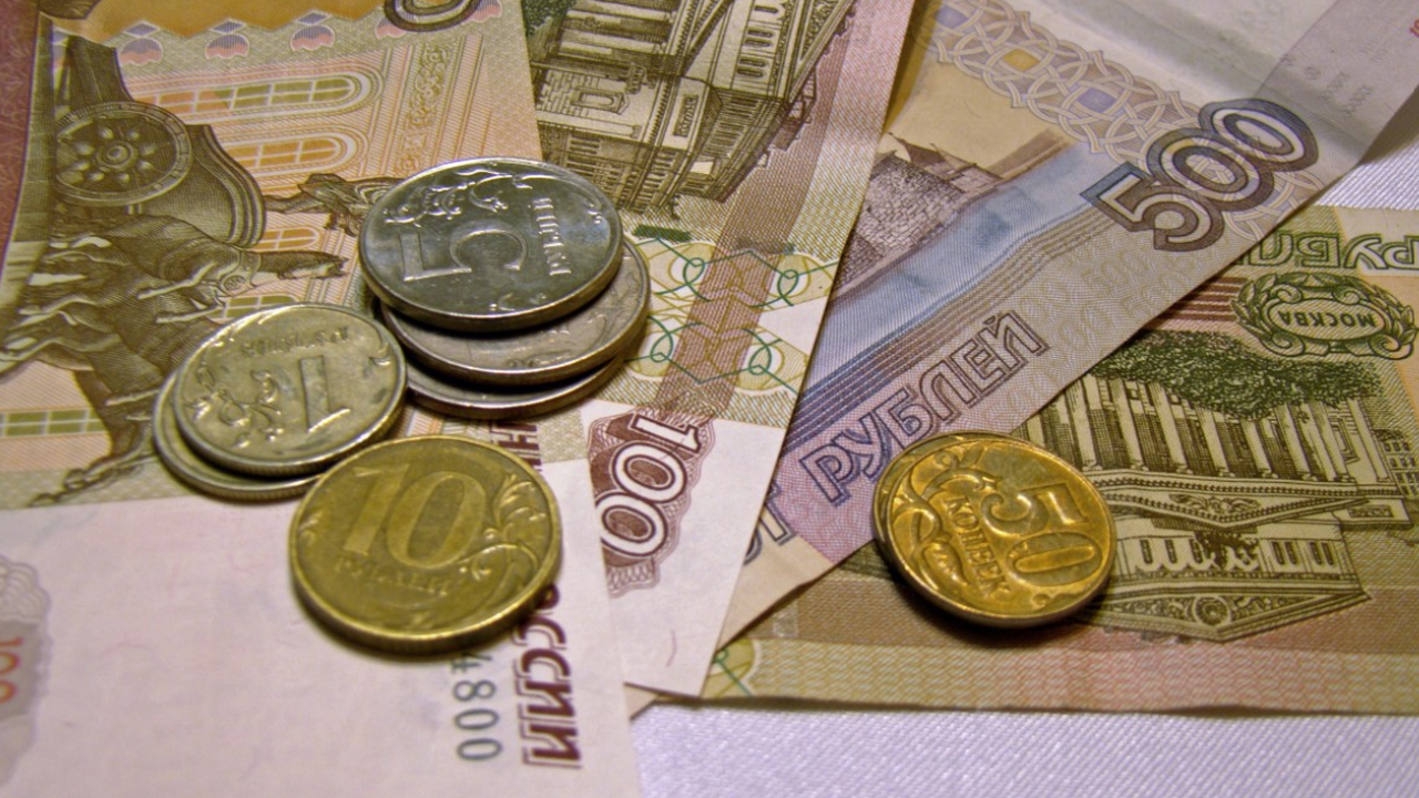 В советское время 13-я зарплата являлась распро...