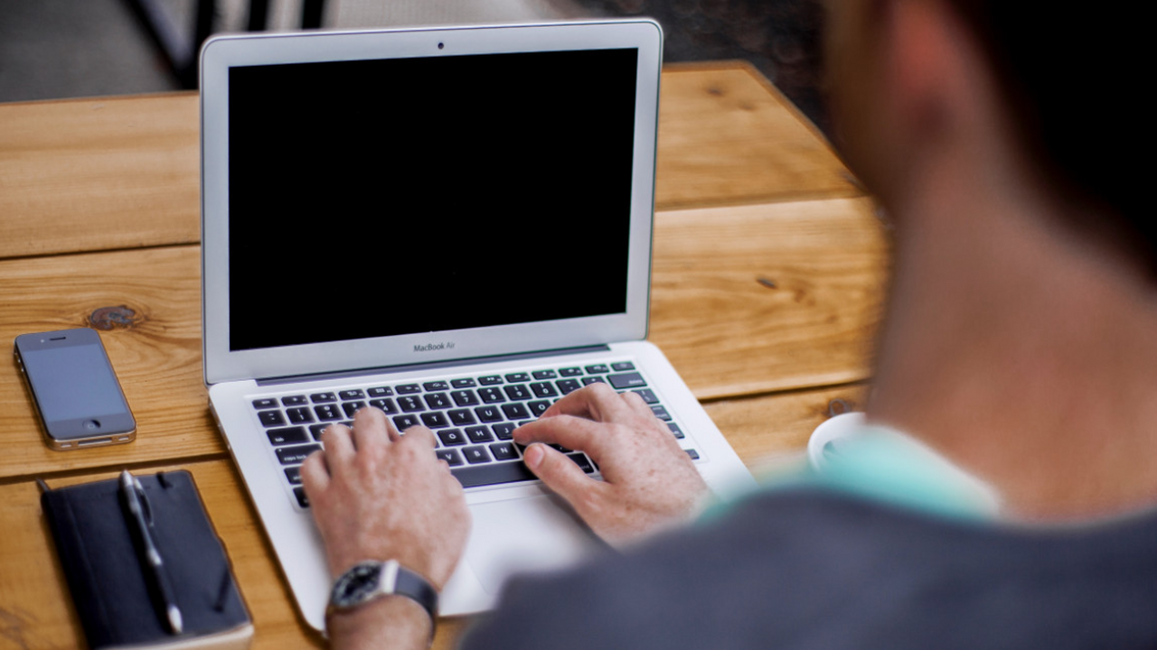 Пока обсуждают, заменит ли искусственный интелл...