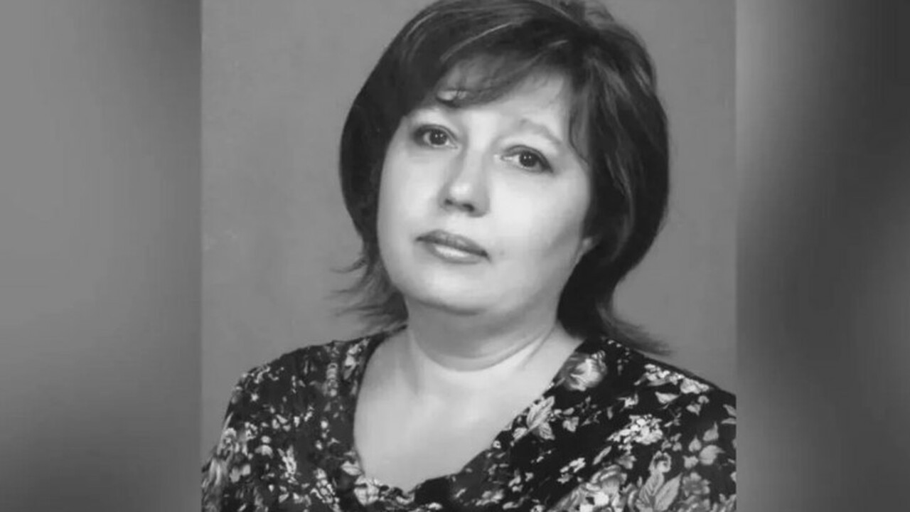 Умерла на глазах у школьников: учительница неожиданно скончалась во время вручения аттестатов Умерла на глазах у школьников: Учительница неож...