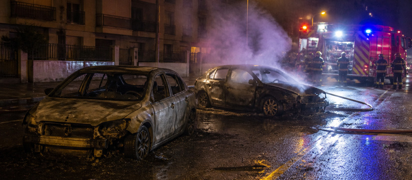 Два автомобиля сгорели в Петрозаводске Ночью 24 июля на улице Коммунистов в Петрозавод...