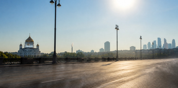 Москвичам пообещали 33-градусную жару