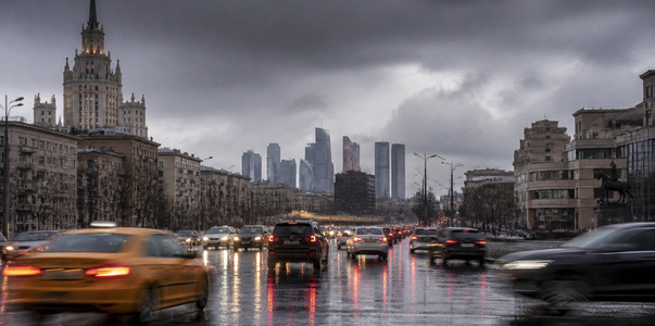Дождь и гроза ожидаются в Москве во вторник с 1...