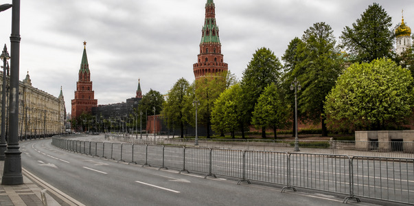В центре Москвы ограничили проезд по набережным...