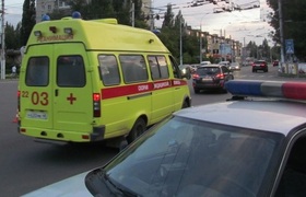 В Петрозаводске легковушка врезалась в инкассат...