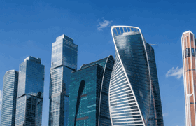 Москвичи продают квартиры в центре и годами жив...