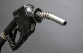 Т-Банк запустил карту с бензином на 20 тыс. АЗС