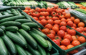 Цены на огурцы в России упали на 6,3% к 13 июля