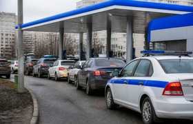 На челябинских АЗС с бензином будет дежурить по...