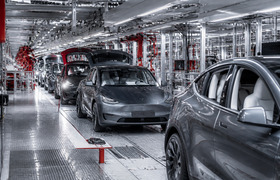 Tesla наращивает выпуск на заводе в Германии