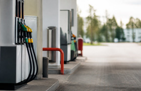 В Кузбассе начали снимать лимиты на продажу бен...