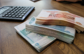 Россияне забрали из банков ₽643 млрд за июль