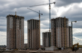 В 14 крупных городах России новостройки будут р...
