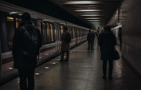 Коллапс на красной ветке метро Петербурга: движ...