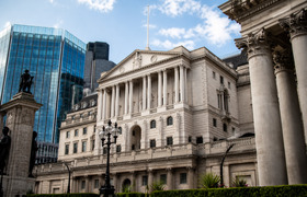 Минфин: возврат к обязательной продаже валюты н...