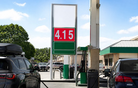 Цены на бензин в США в День труда впервые превы...