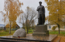 В Амурской области открыли памятник генералу Ду...