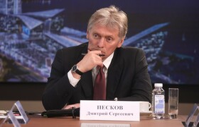 Песков заявил, что Россия работает над миром, а...